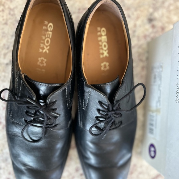 GEOX men’s Leather Dress Shoes - Picture 4 of 5